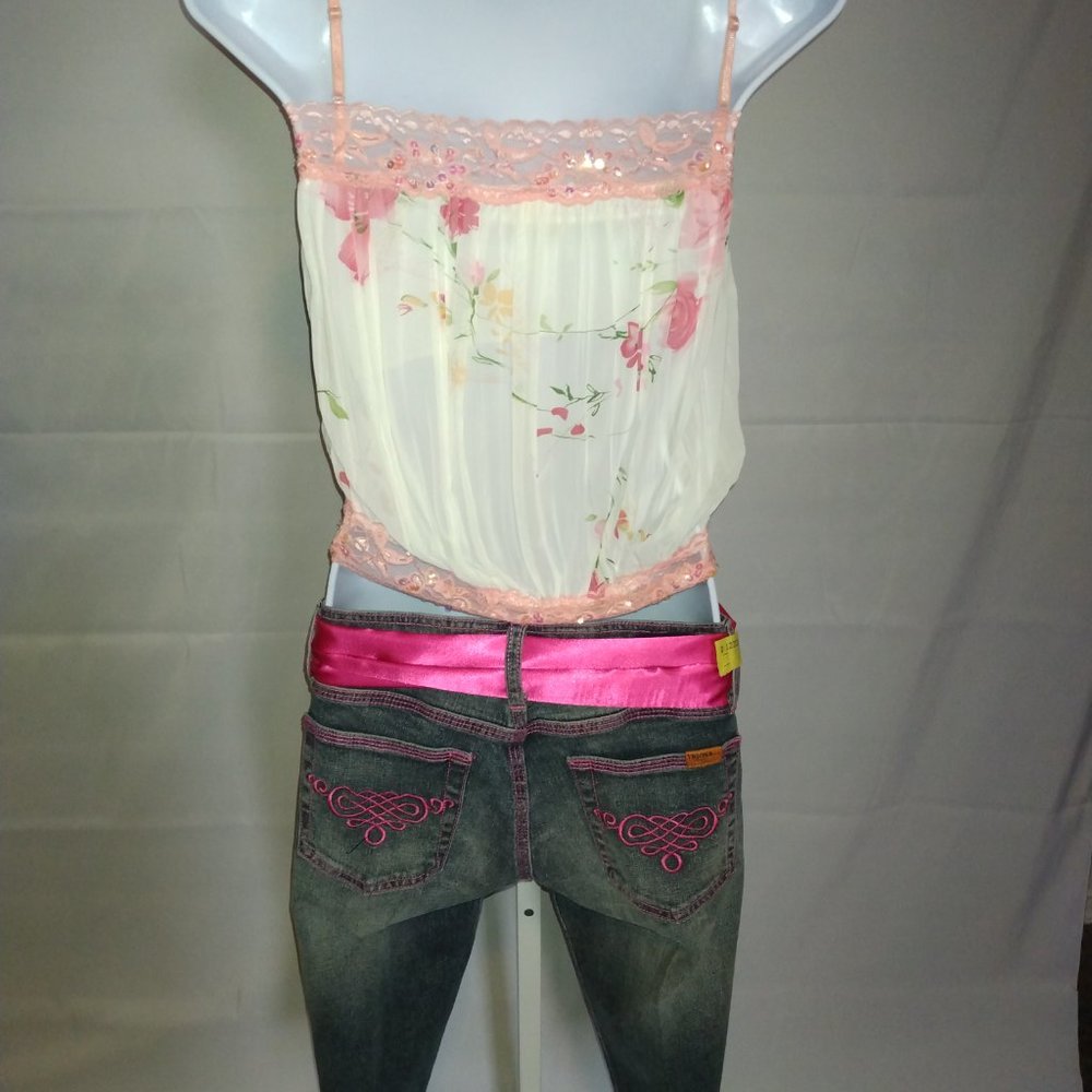 Stylin Pink - Picture 2 of 2